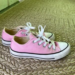 Pink converse